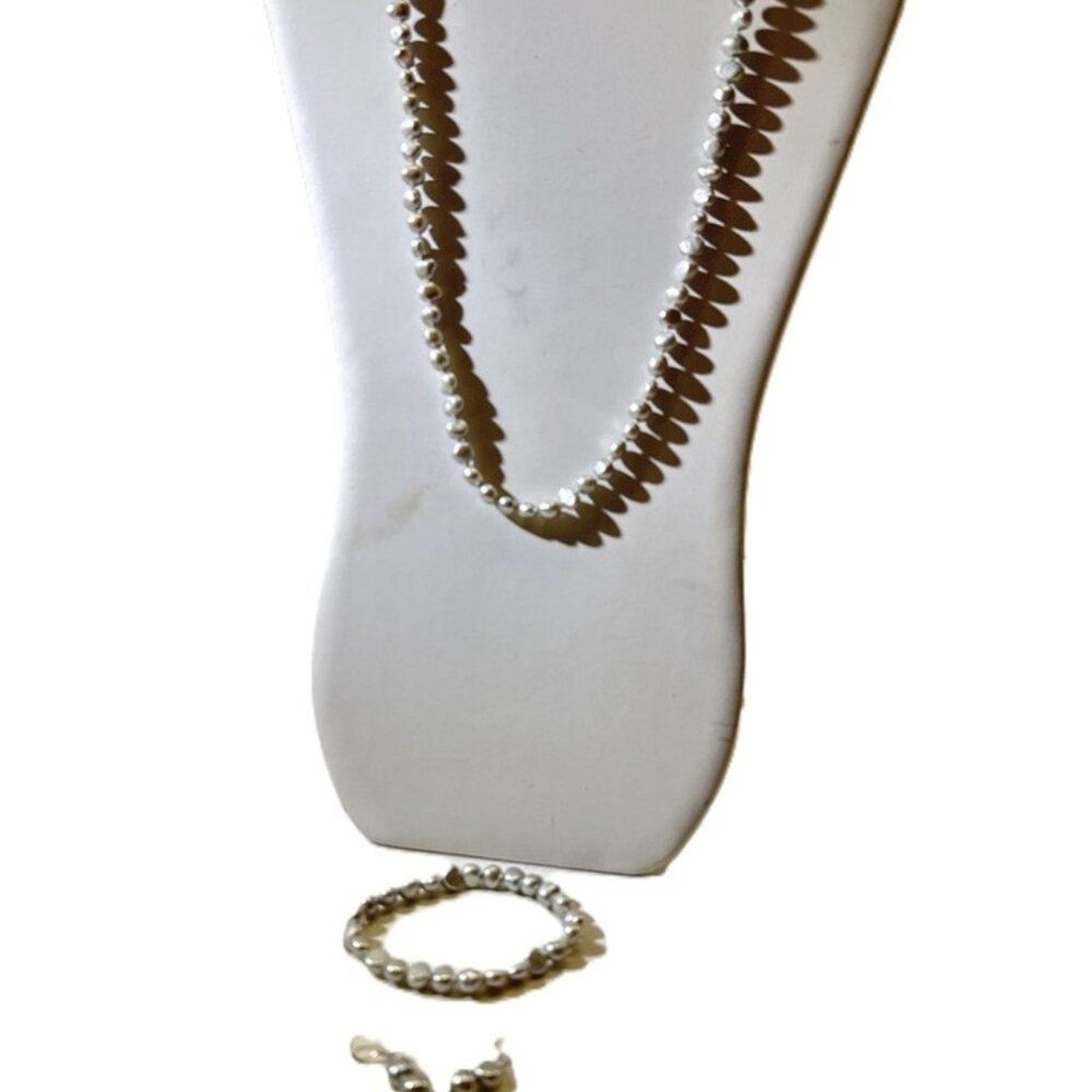 Bangkok Ratnaraj Jewelers 3 piece set