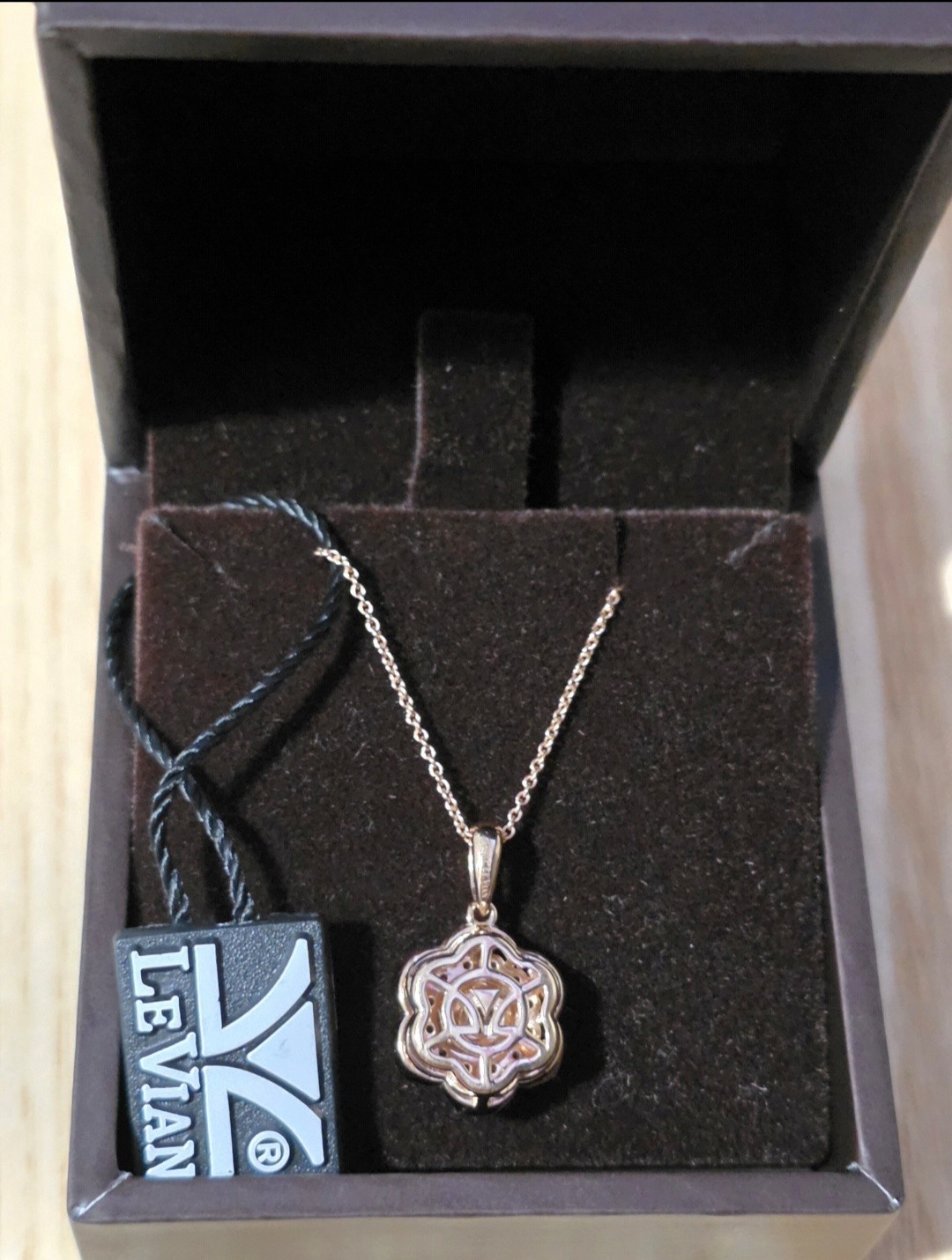 NEW! LE VIAN Diamond 🌸Flower Necklace 3/8 Ct Tw In 14k Strawberry 🍓 Gold