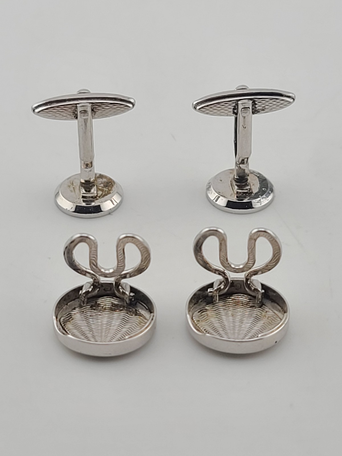 Vintage 1980’s Alfred Dunhill Sterling Silver Seashell Round Cufflinks England.