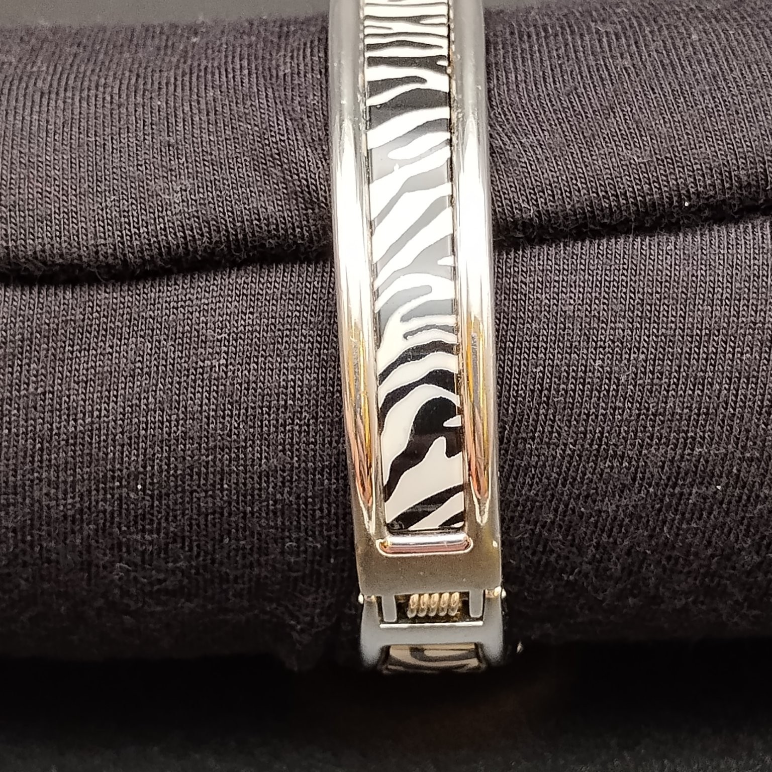 NARMI SKU4009 Wristwatch Silver-Tone Zebra Print Bangle Japan Movt