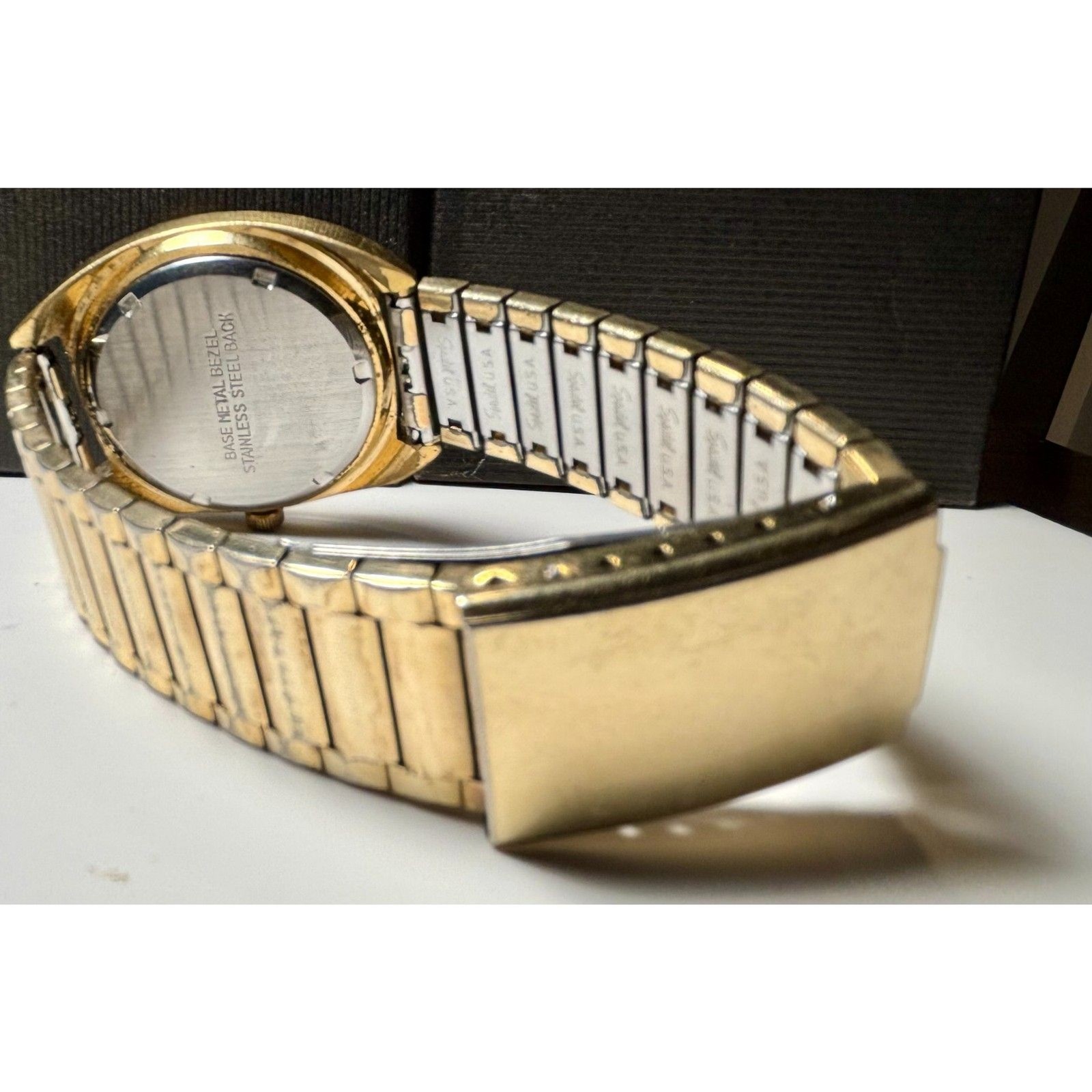 RARE FIND: Vintage 1970s Helbros Invincible Day-Date Men’s Watch