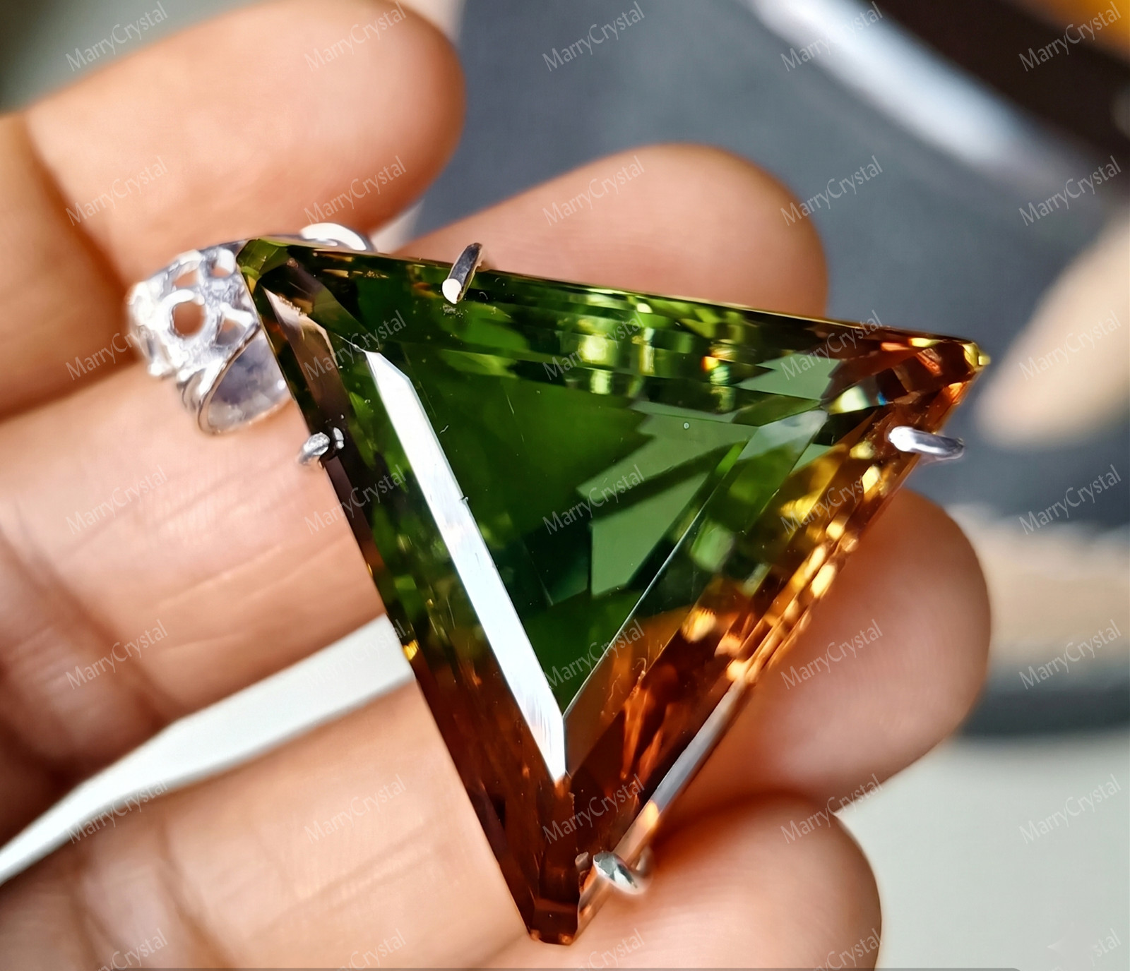 Lightshift Pendant Color Changing Zultanite Glass Trillion Cut Loose Gemstone