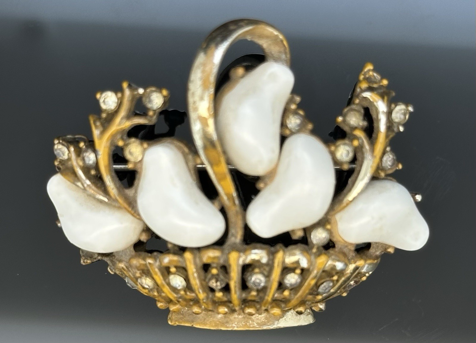Vintage CORO Silver Tone / White Stone / Rhinestones Basket Ladies Brooch Pin