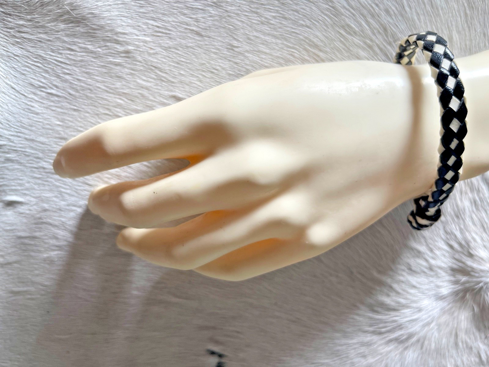 Western Mens Bracelet 7 7/8 x 3/8 in Flat Braid Leather Knot Cowgirl Blk White