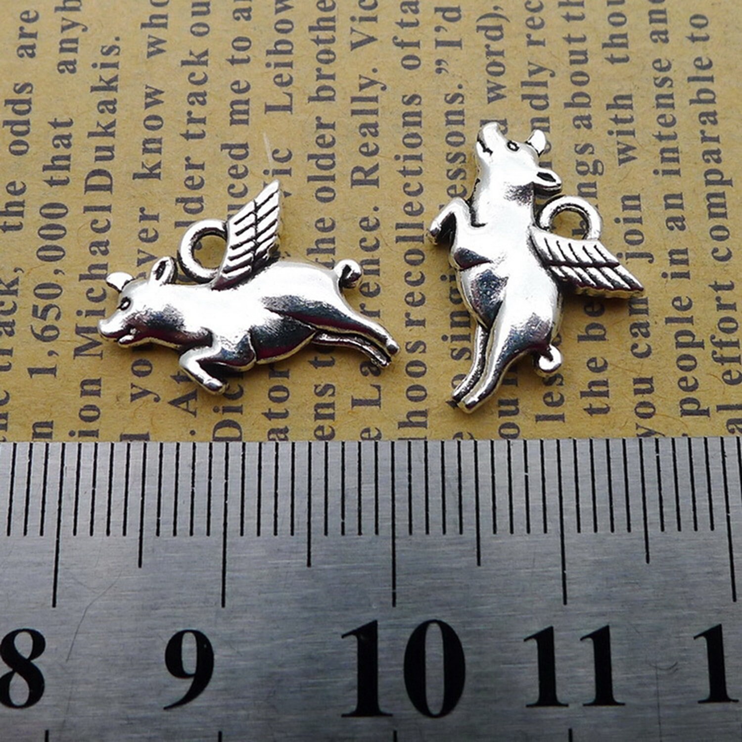 20/50PCS Antique Silver Tone Flying PIG Charm Pendant 14X19mm JHS836-LY808