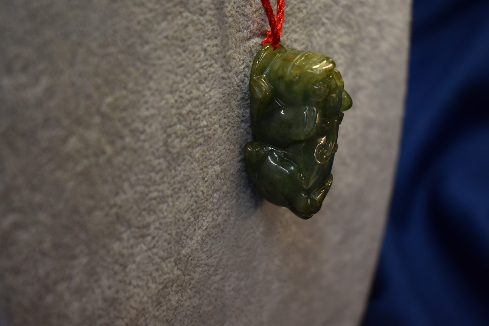 Certified Jade Pendant Foo Dog Beautiful Piece With Authenticity 29 Grams