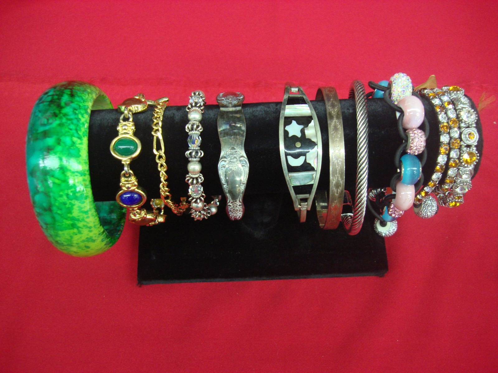 BRACELETS GALORE – 10 PC. LOT OF ESTATE BUY BRACELETS FROM YEARS OF BUYING #138