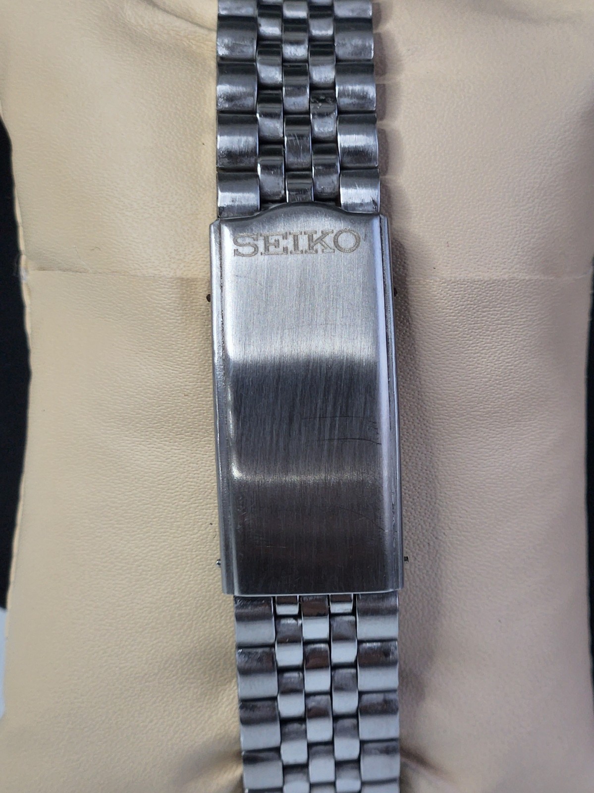 Vintage Seiko 5 Automatic 6309 17 Jewels Gentlemen’s Wrist Watch-Free Shipping
