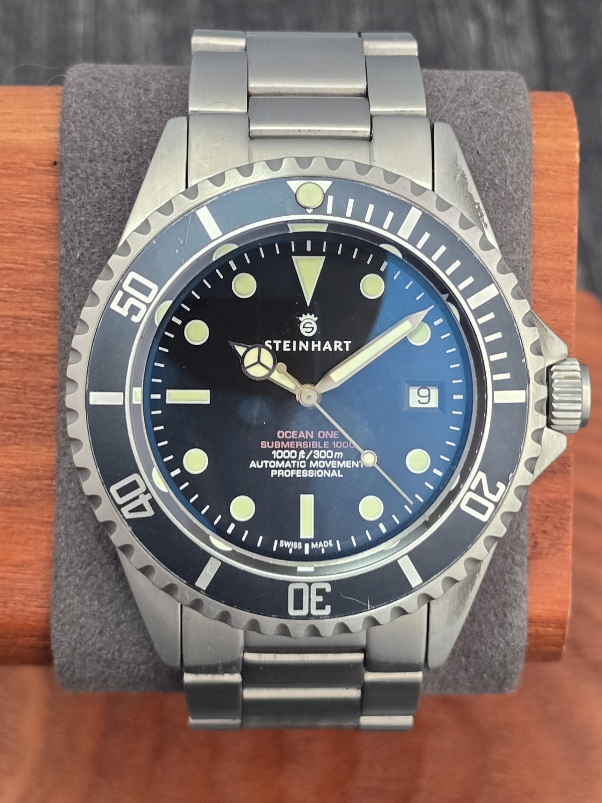 Steinhart Ocean One vintage RED 42 mm Silver Stainless Steel Case with Silver…
