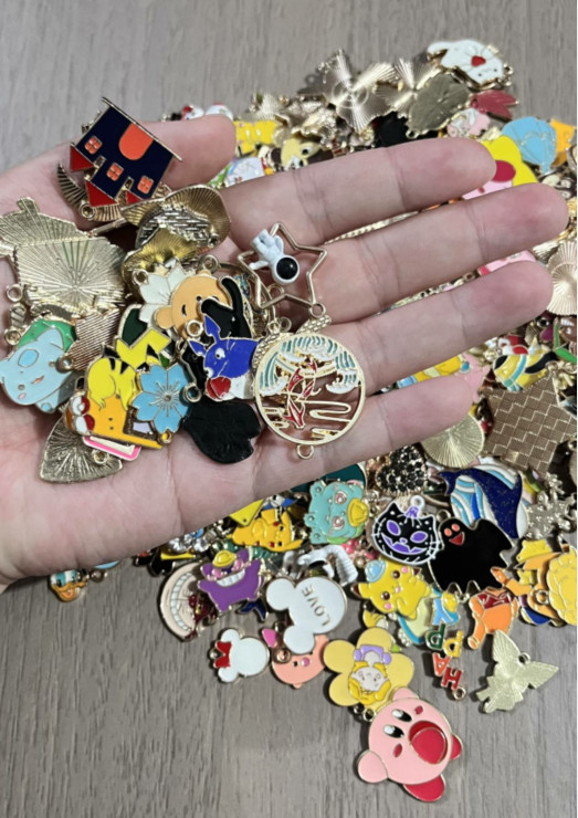 lot 100Pcs cartoon anime mix Charm bracelet necklace Pendants DIY Jewelry Making