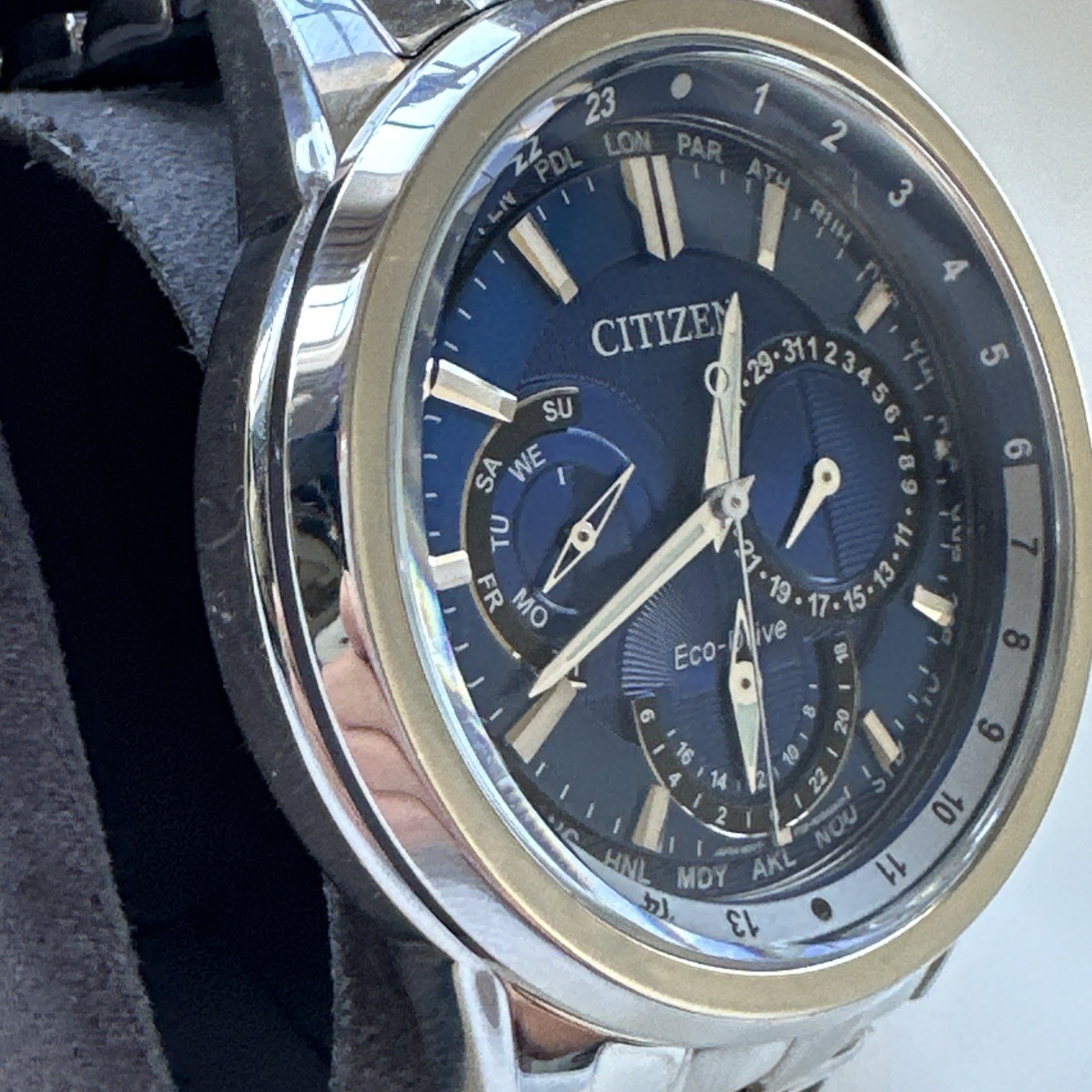 Citizen Eco-Drive Men’s Calendrier World Time Blue Dial Watch 44mm BU2021-51L