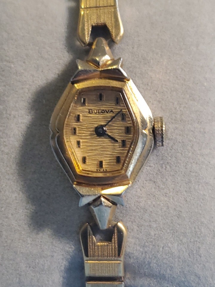 VTG 1969 WOMENS M9 BULOVA 17’J MANUA 6CL WRISTWATCH 10K GOLD FILLED BEZEL