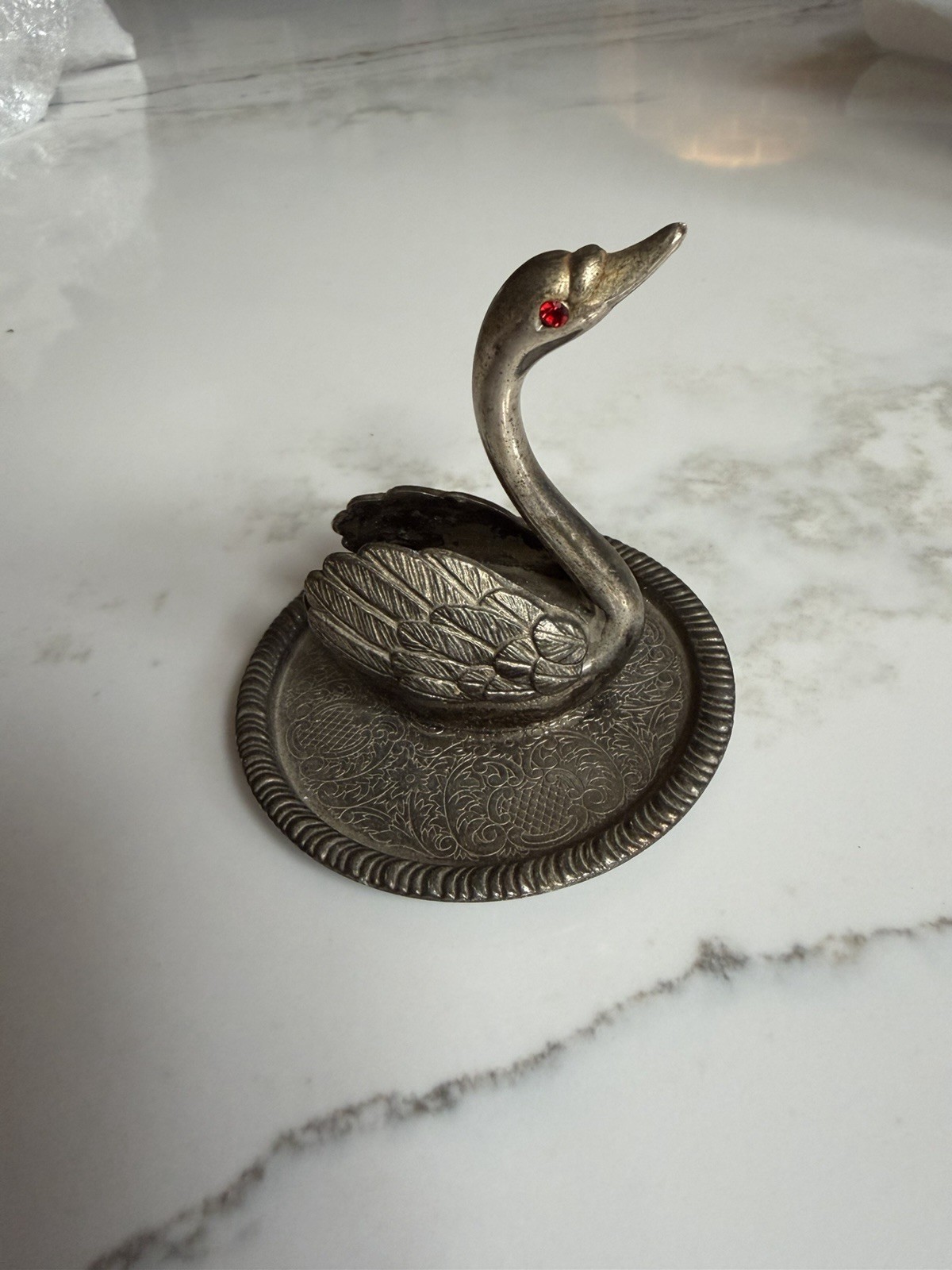 Vintage Silver Plated SWAN RING HOLDER EP Zinc Alloy Silver Crazy red eyes!!