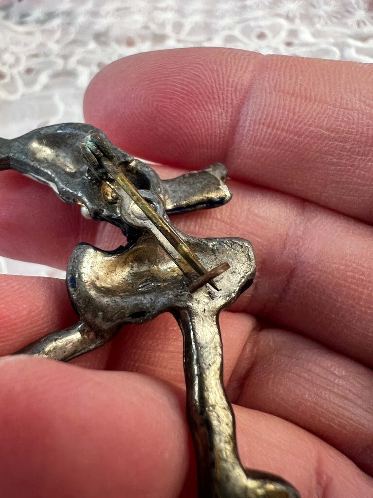 Vintage Skater Pin Silver Tone Faux Tiny Pearls Lovely