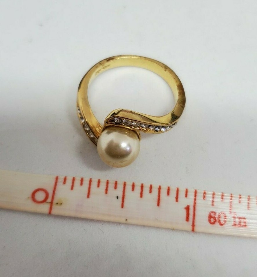 Fashion Signed 14KGE Gold Plate Faux Pearl Twist Band White CZ Accent Ring Sz 7