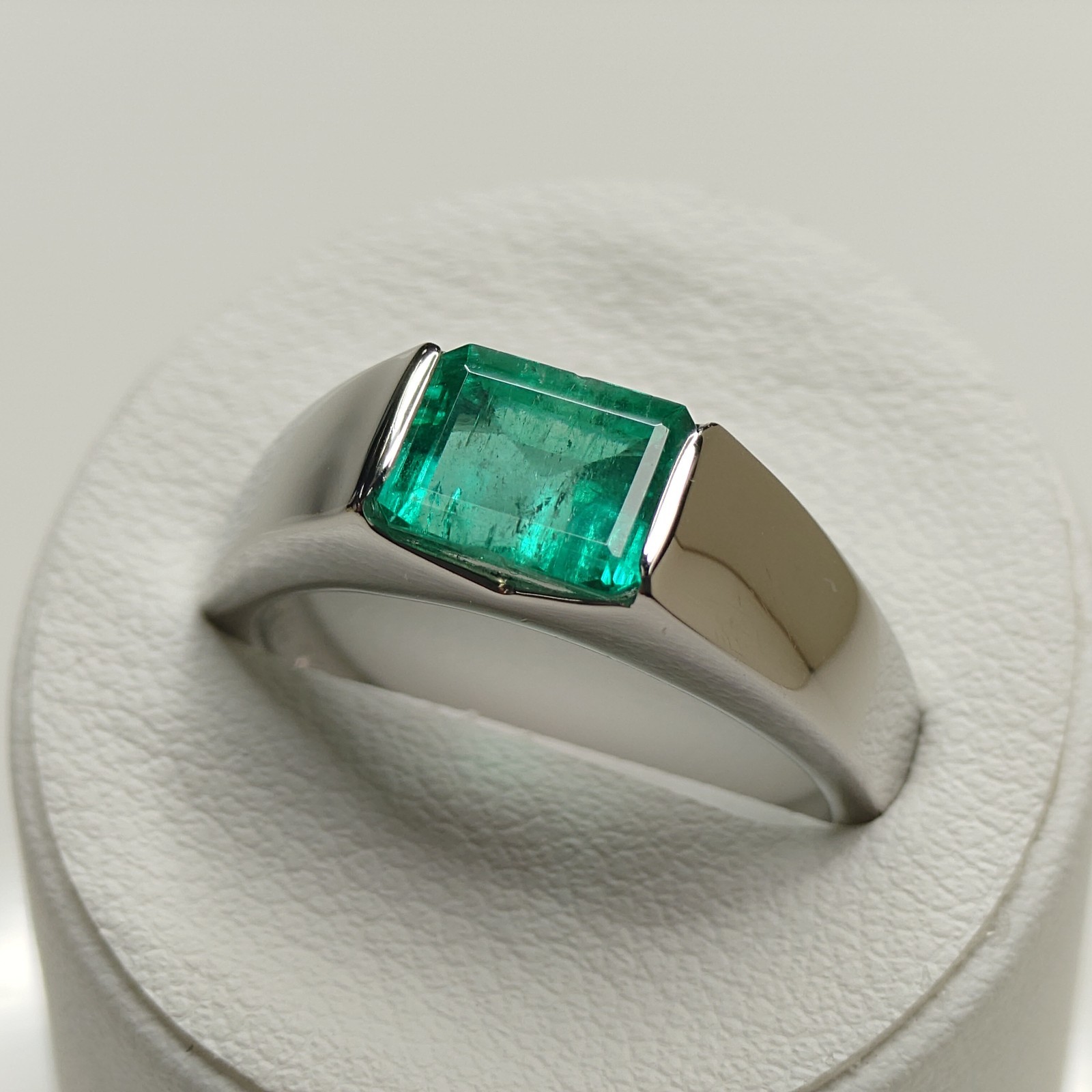 Emerald Ring, 900 Platinum RING Pt900 E1.88 jew0005 Imported from Japan