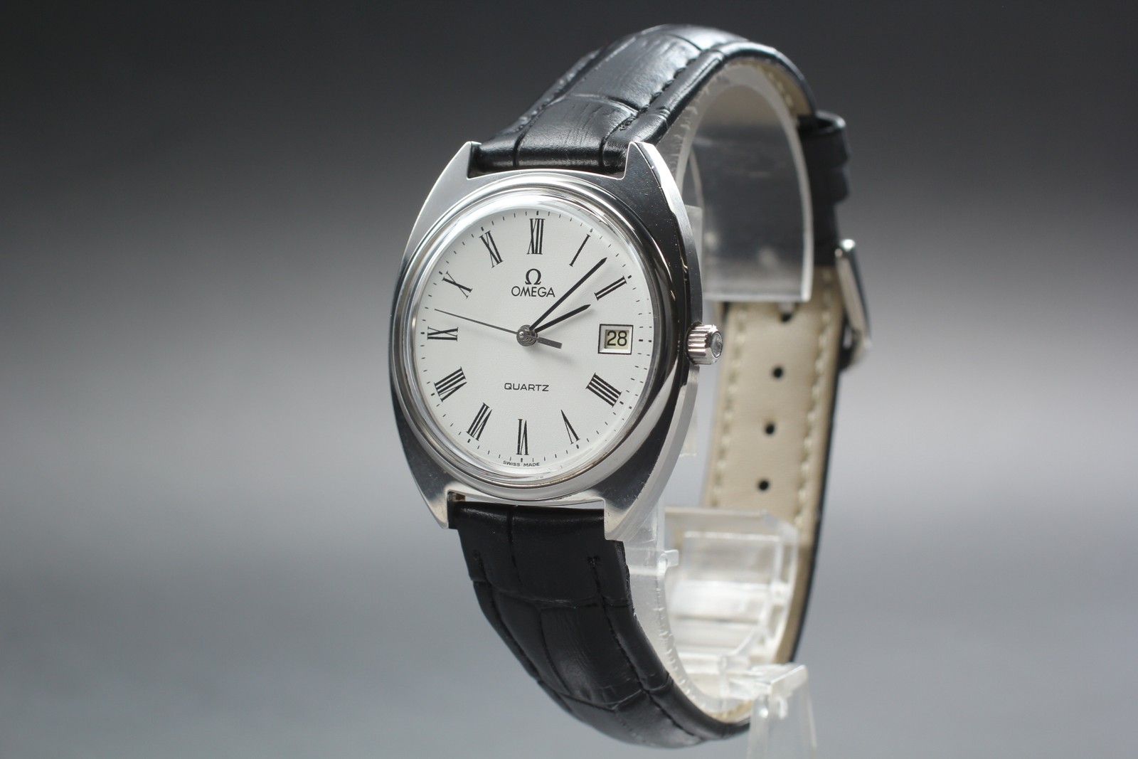 [Near MINT] Vintage Omega Cal.1370 Roman Dial Date Quartz Men’s Watch From JAPAN