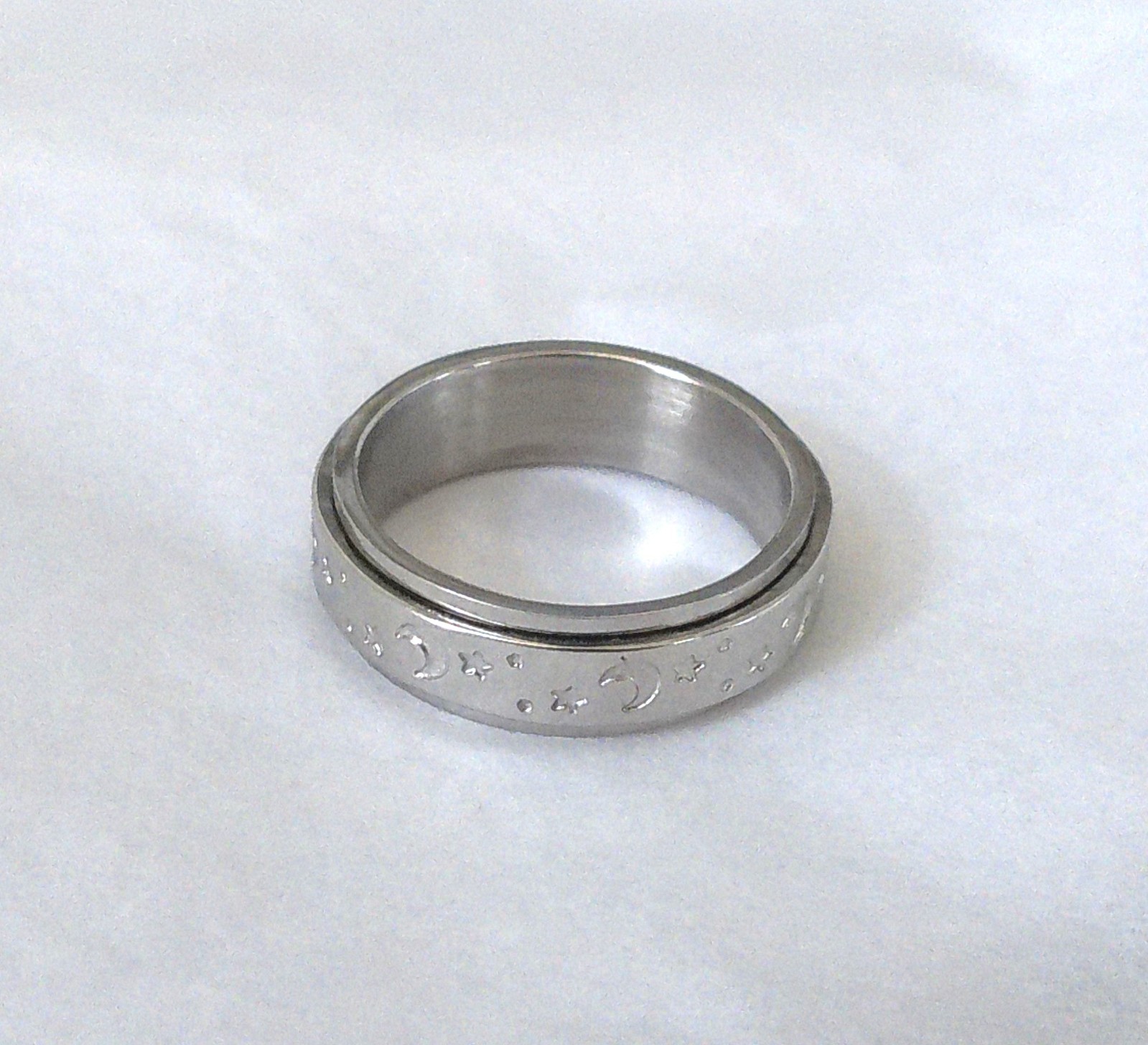 New Stainless-Steel Moons & Stars Spinner Ring Size 7 Perfect for All Occasions