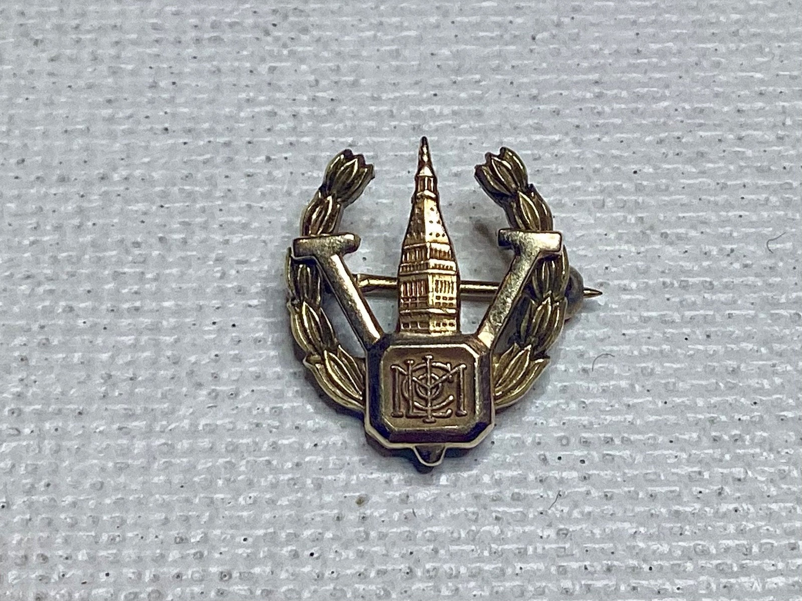 VINTAGE 14K GOLD RARE METROPOLITAN LIFE INSURANCE COMPANY PIN (2.4 grams)