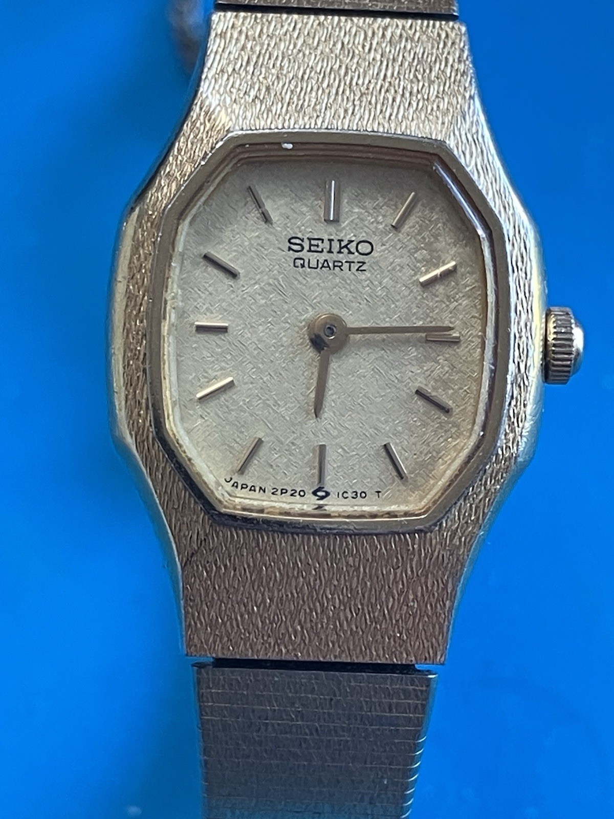 Seiko Women’s Vintage Quartz Watch Gold Tone 2p20-5h30
