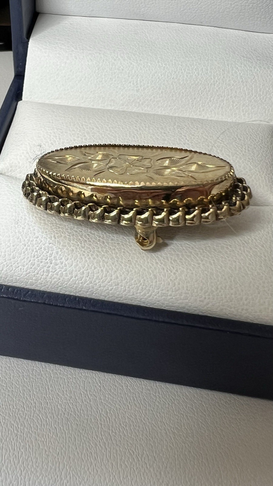Vintage Oval Floral 12K Gold Filled Brooch Pin Signed Catamore. 1 3/4 in