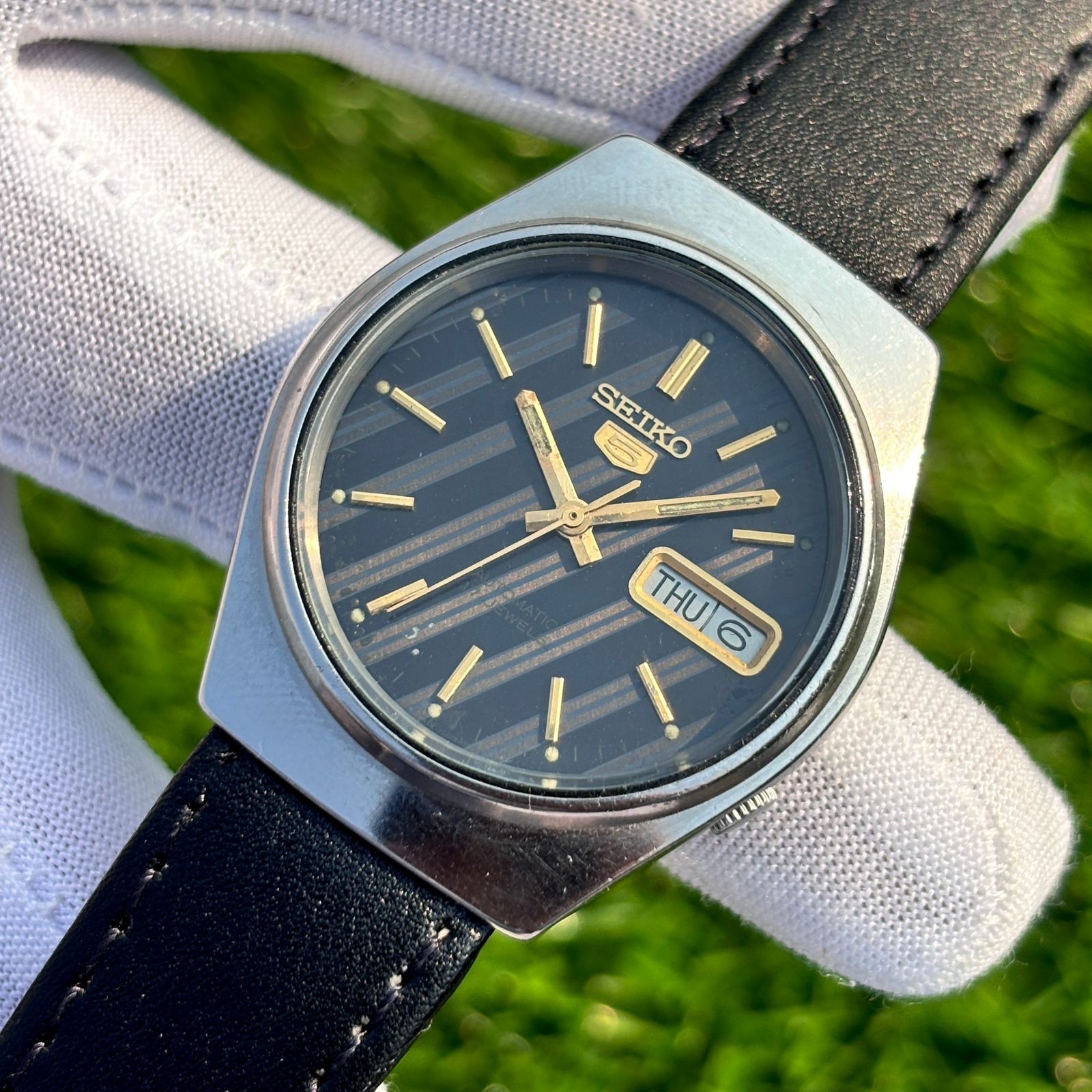 Vintage Seiko 5 Elegant Pattern Dial Automatic Japan Made Men’s Watch 7009-7031