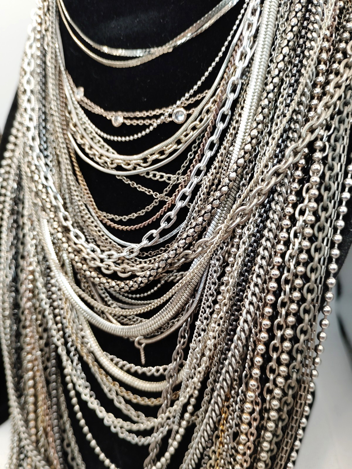 119 Pcs – Gold/Silver/Black Toned Chain Necklaces/Bracelets/Anklets 1.88lbs #685
