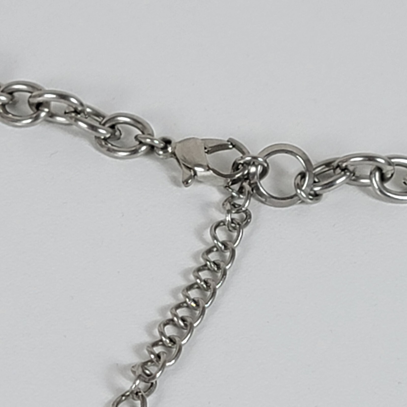 Modernist Silver-Tone Hammered Circle Link Bib Necklace 20.5 In Lobster Clasp