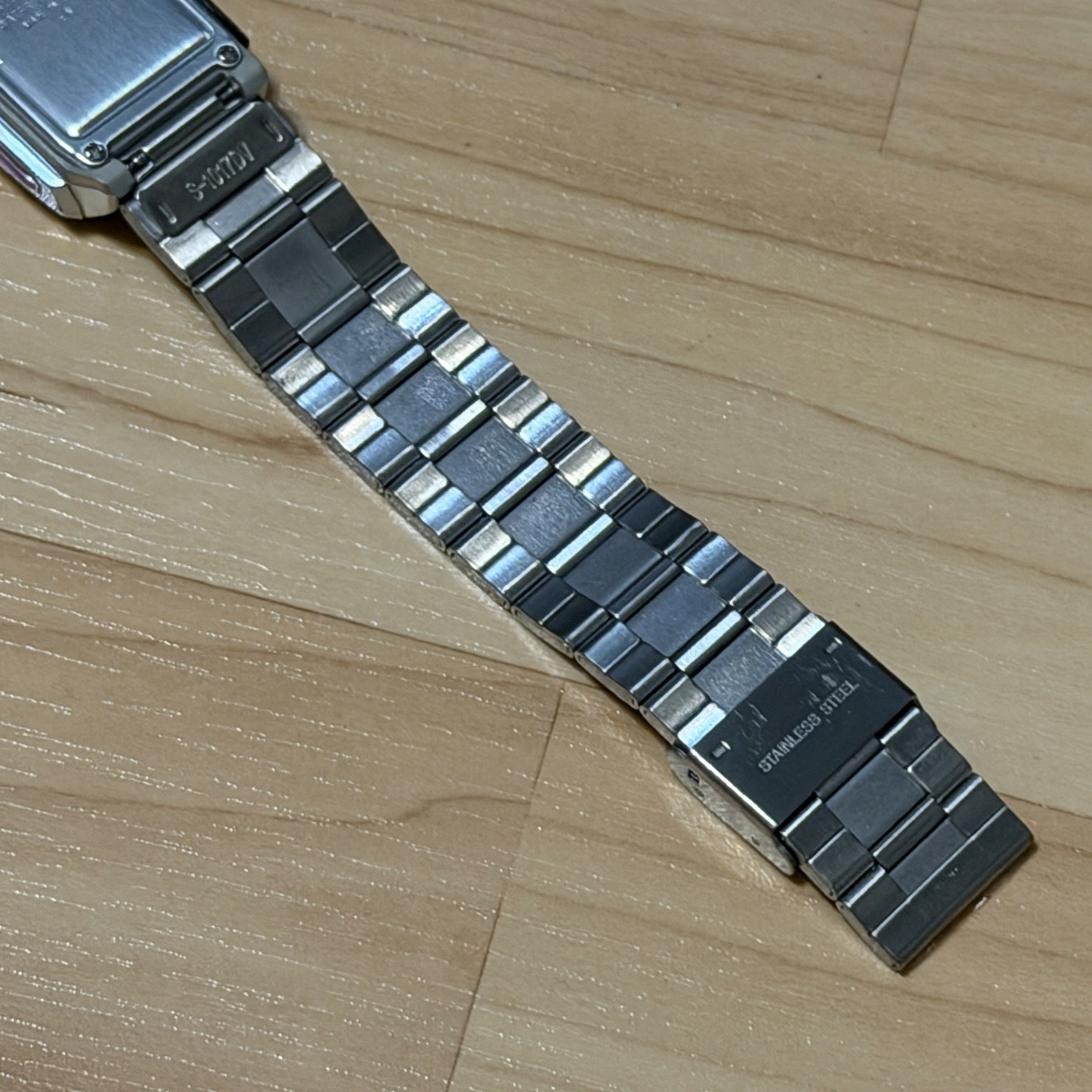 Casio LA-201W Vintage Silver Display Illuminator Futurist Digital Watch LA201
