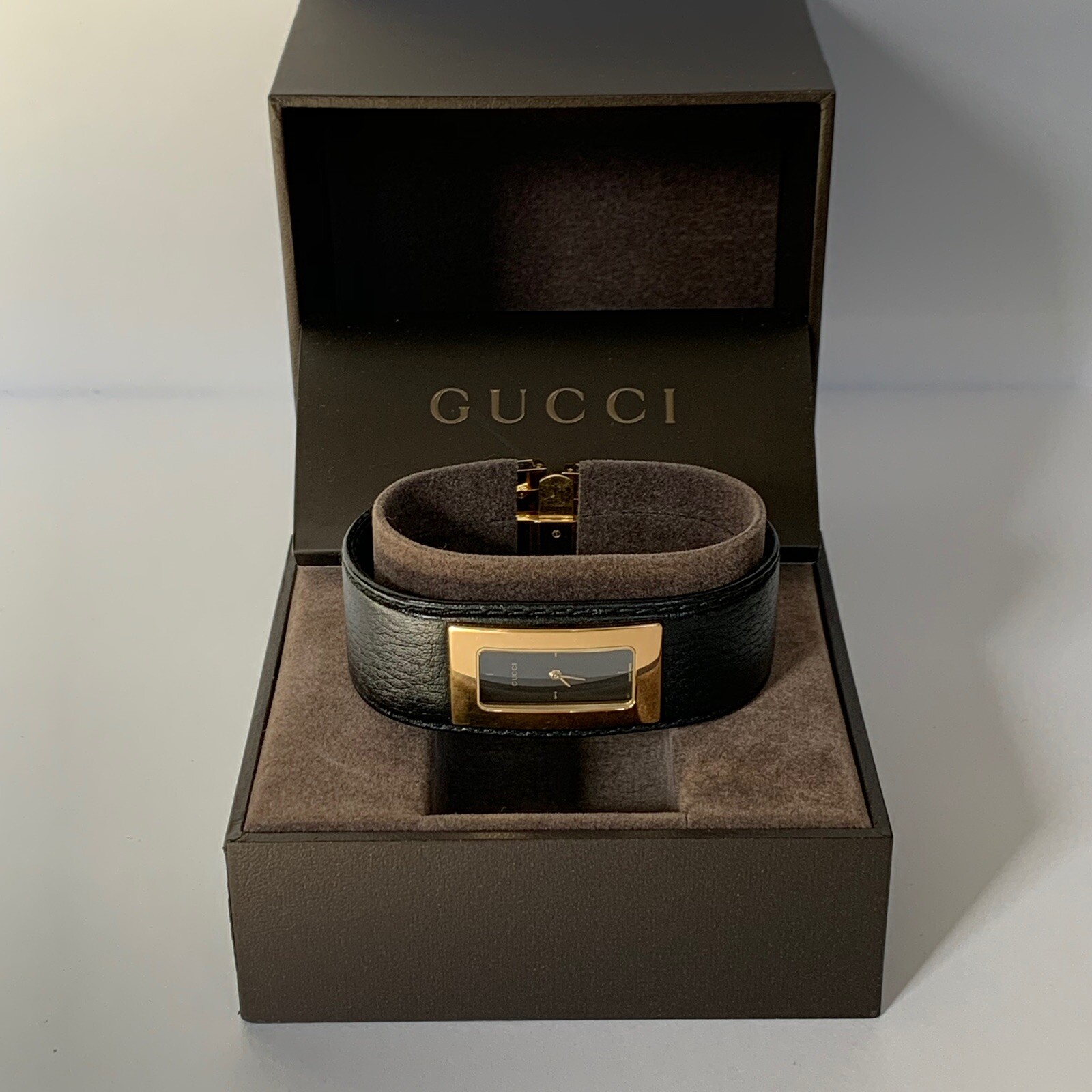 GUCCI 7800S GOLD Tone BLACK Calf skin LEATHER WRIST CUFF WATCH Ships FREE in USA