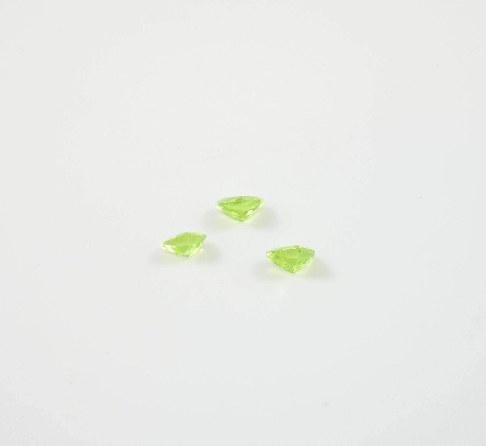 Set of 3 Green Chrysoberyl 2.0TCW – Trillion – 6x6mm – Loose Gemstones