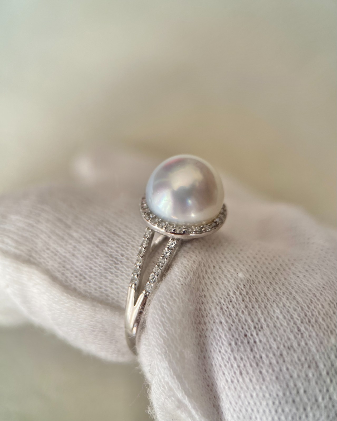 £960 Silver White Australian South Sea Pearl Ring 9.8mm Sparkling Halo S925