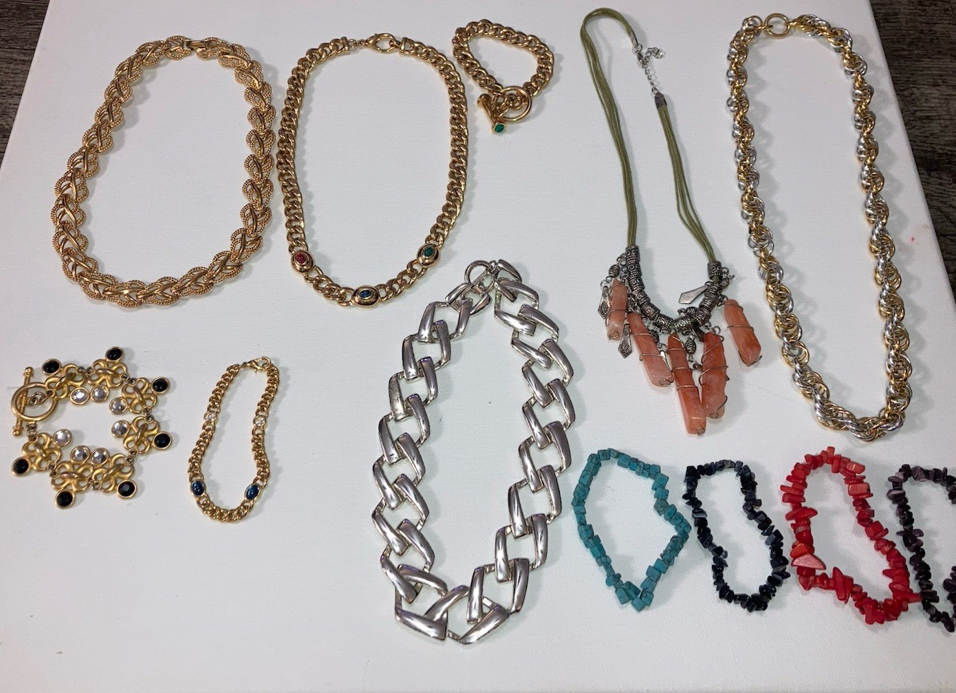 Lot Of 12 Pieces Of Costume Jewelry Stones Metal Bracelets Necklaces Excellent