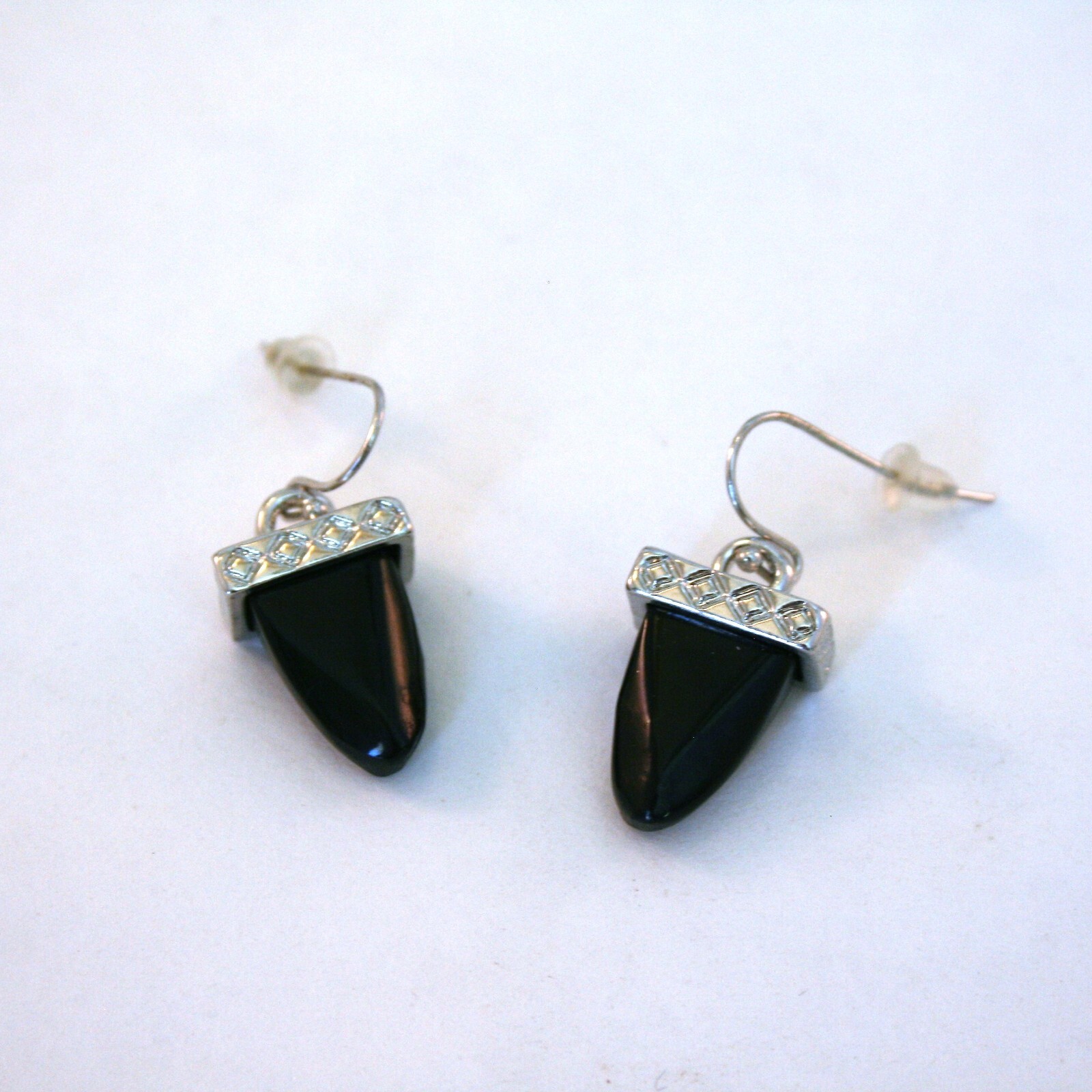 Rhodium plated Silver tone crystal & black pointed rhinestone dangle earrings 1″