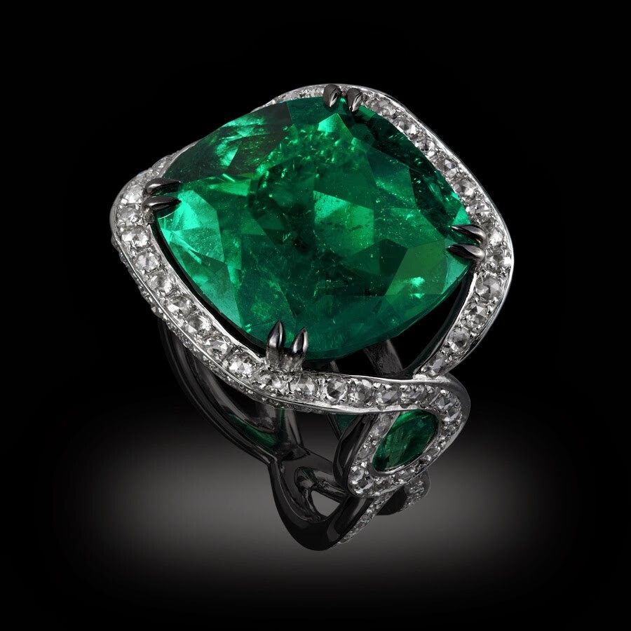 Large Cushion Shape 22.65CT Green Emerald With Clear White CZ Gorgeous Fine Ring