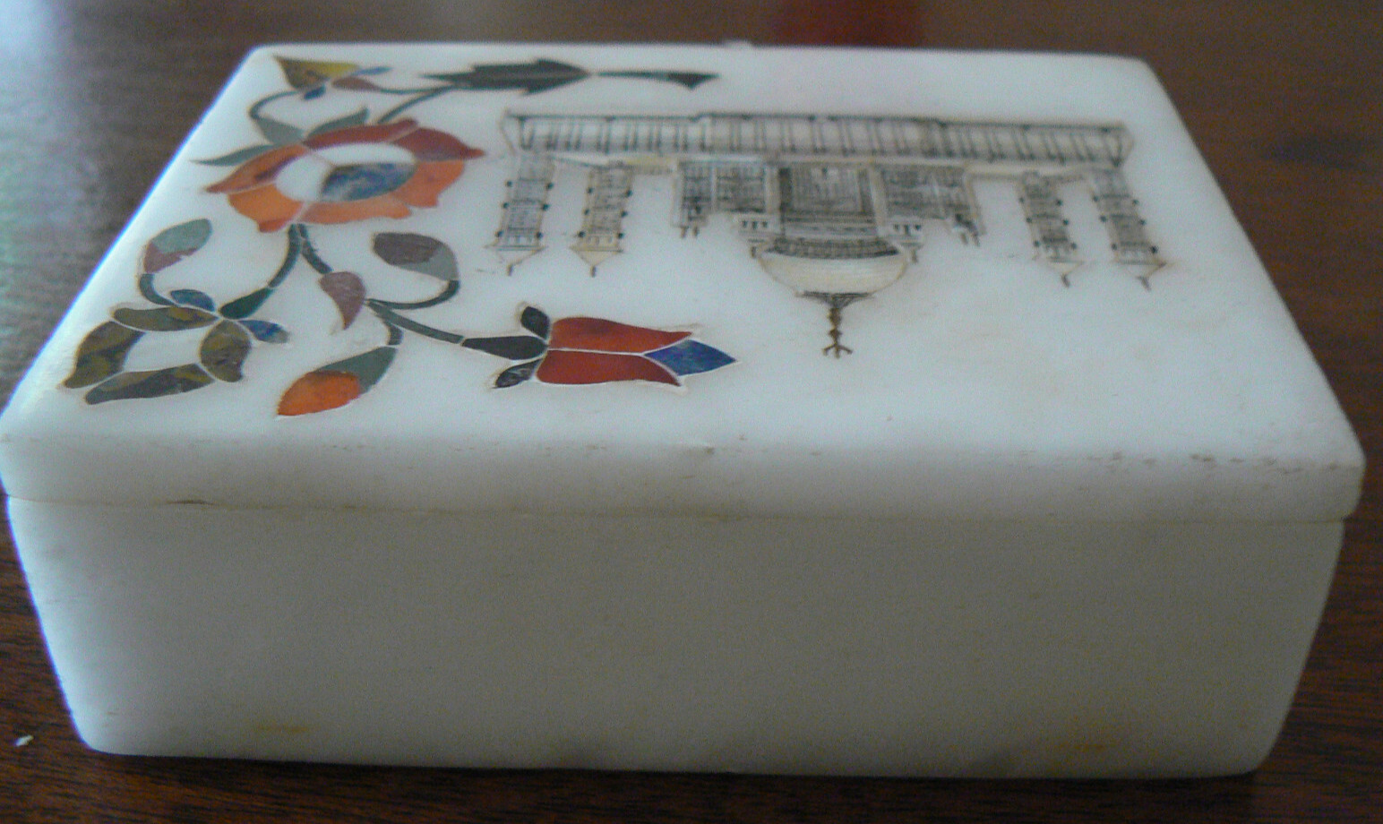 Marble trinket box Taj Mahal Pearl & Jade Inlay Agra India 4.5″X 3.5″X 1.5″