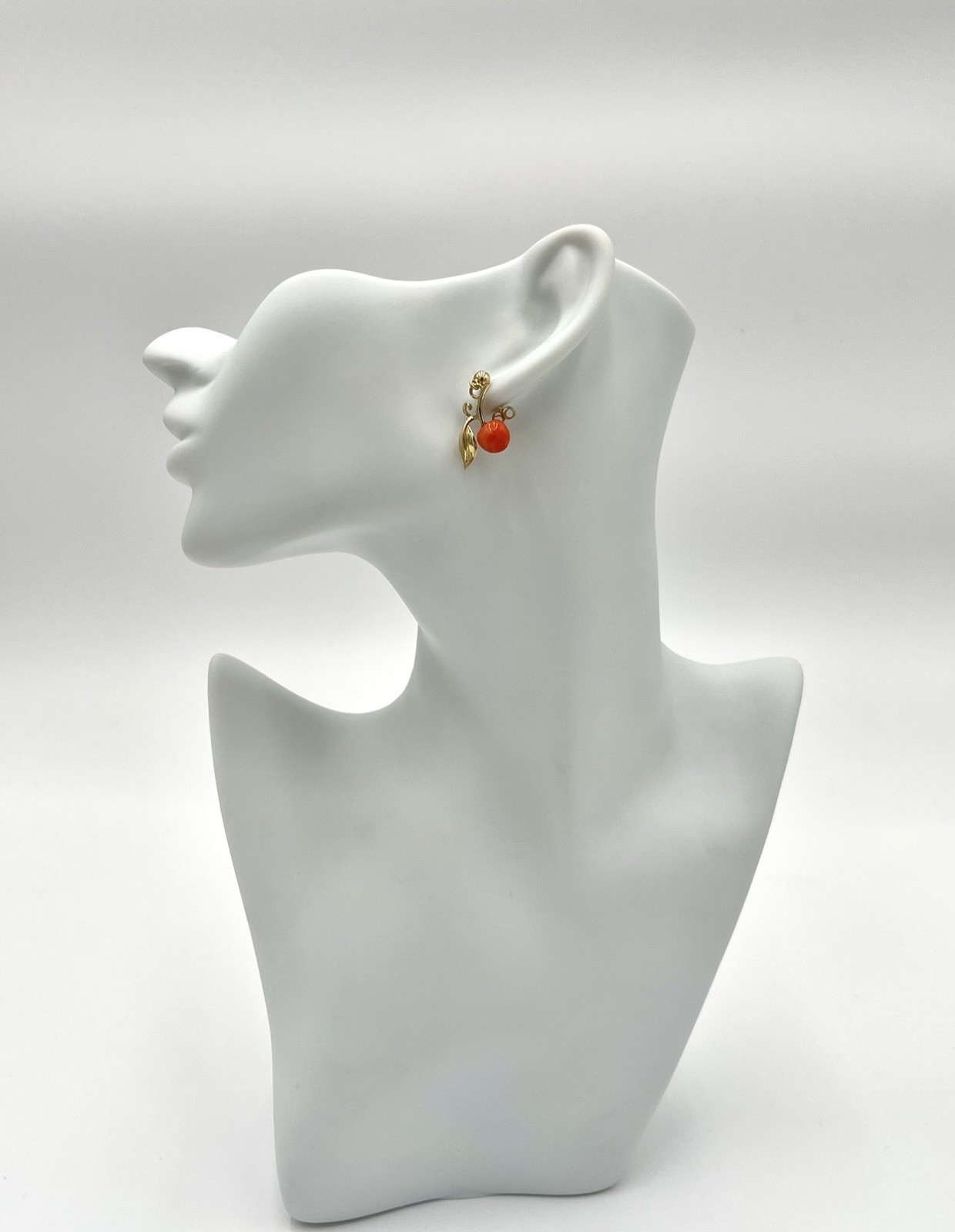 14kt Gold Red Coral Mediterranean Apples 8mm Torre del Greco Earrings