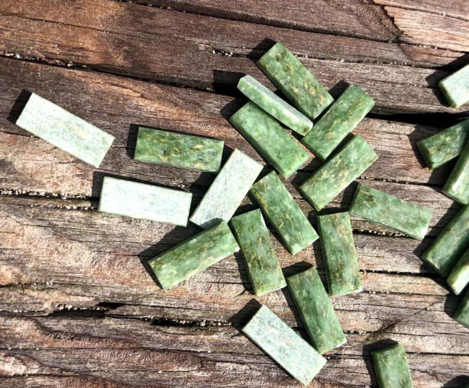 10 Vintage WYOMING JADE Nephrite (15x6mm) Rectangle Cabochons. Made In Germany
