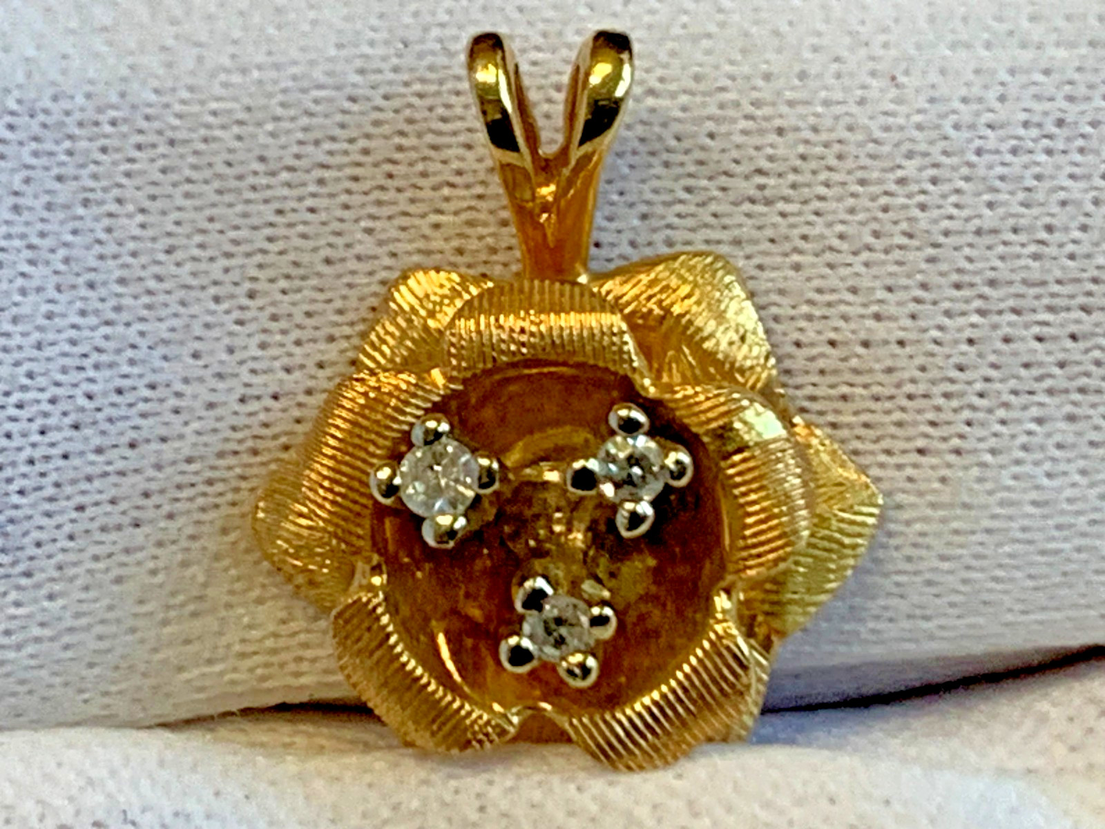 14K Yellow Gold Diamond Flower Pendant 3.29g Fine Jewelry Rose Charm *READ*