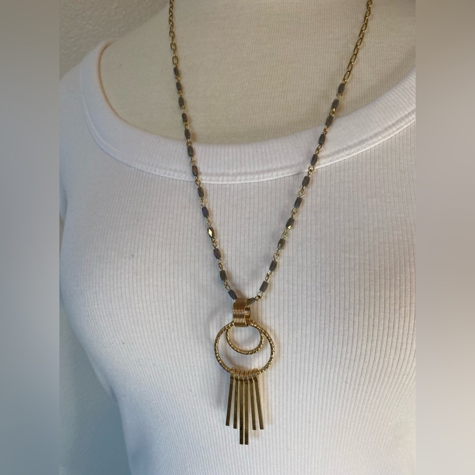 Plunder Women’s Lilac Iridescent Beaded Gold Chain Pendant Necklace Simple Basic