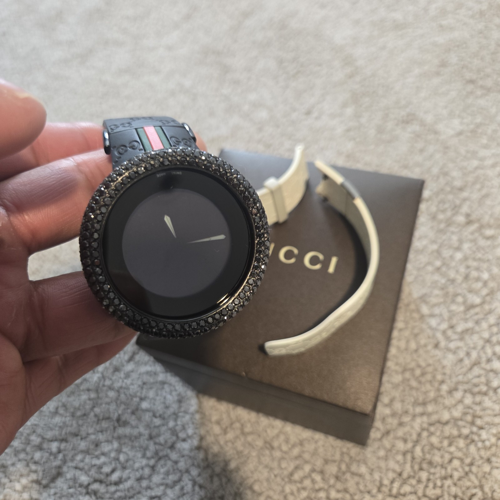 Men’s YA114207 digital Gucci real black Diamond Multiple Time Zone watch