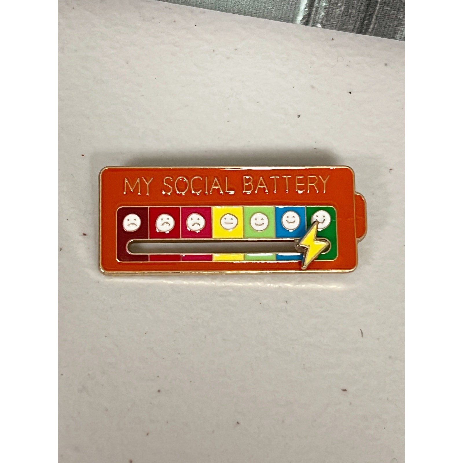 1X Sliding Social Battery Mood Tracker Enamel Pin Adjustable Energy Brooch