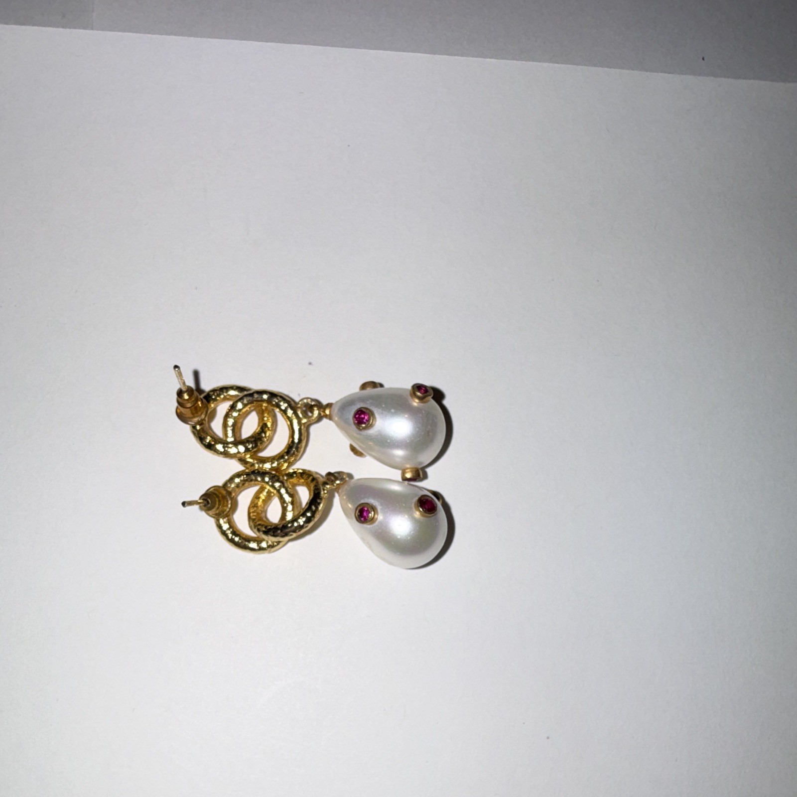 Gold Tone Chain Link Double Circle Drop Earrings White Teardrop Pearl Dangle