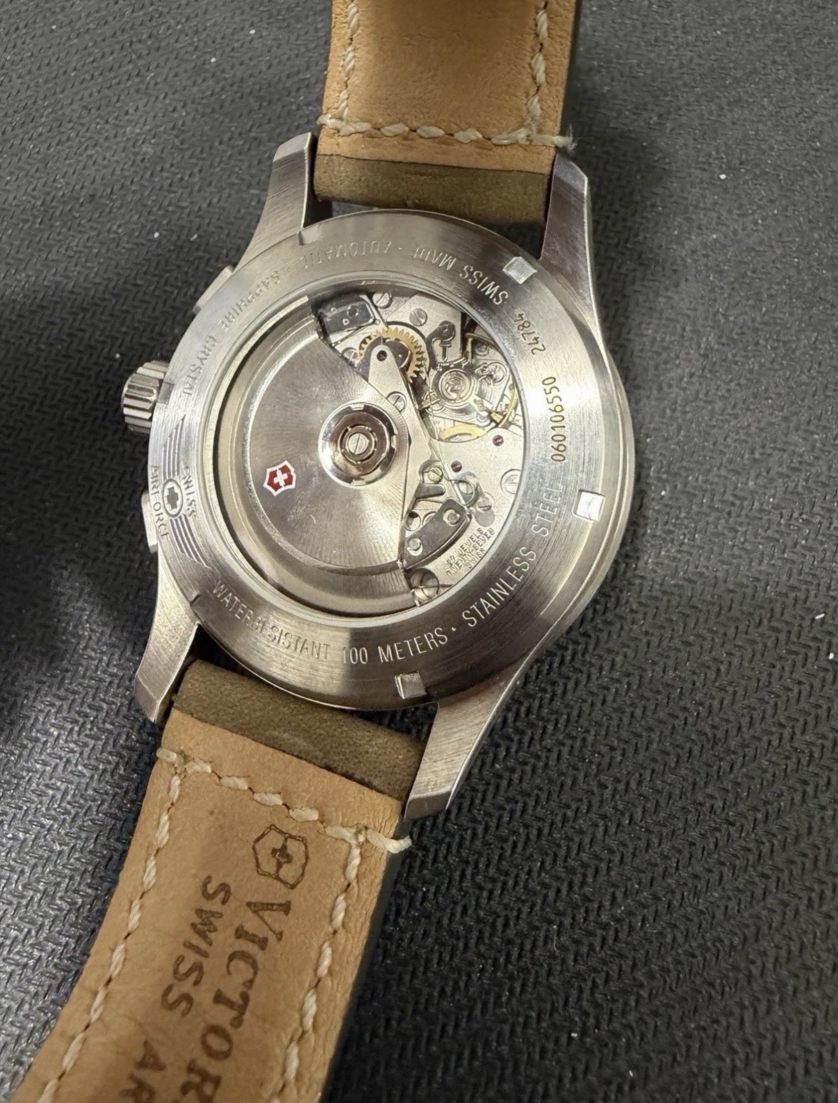 Victorinox Swiss Army AirBoss Mach VI Chrono White Dial Leather 24784 NWT