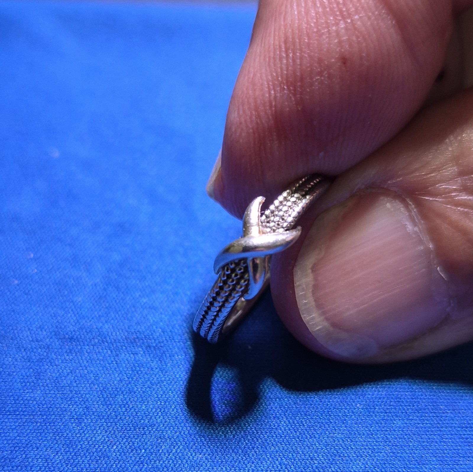YGI Signed 925 Sterling Silver Silver Knot Loop Ring Size 5.5 No Stone