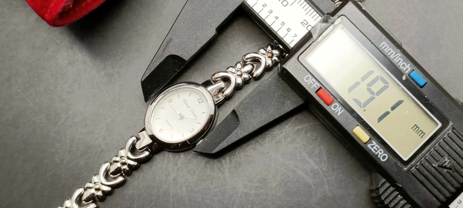 MICHEL DELABY Ladies Silver Tone Watch & Bracelet Gift Set – Working