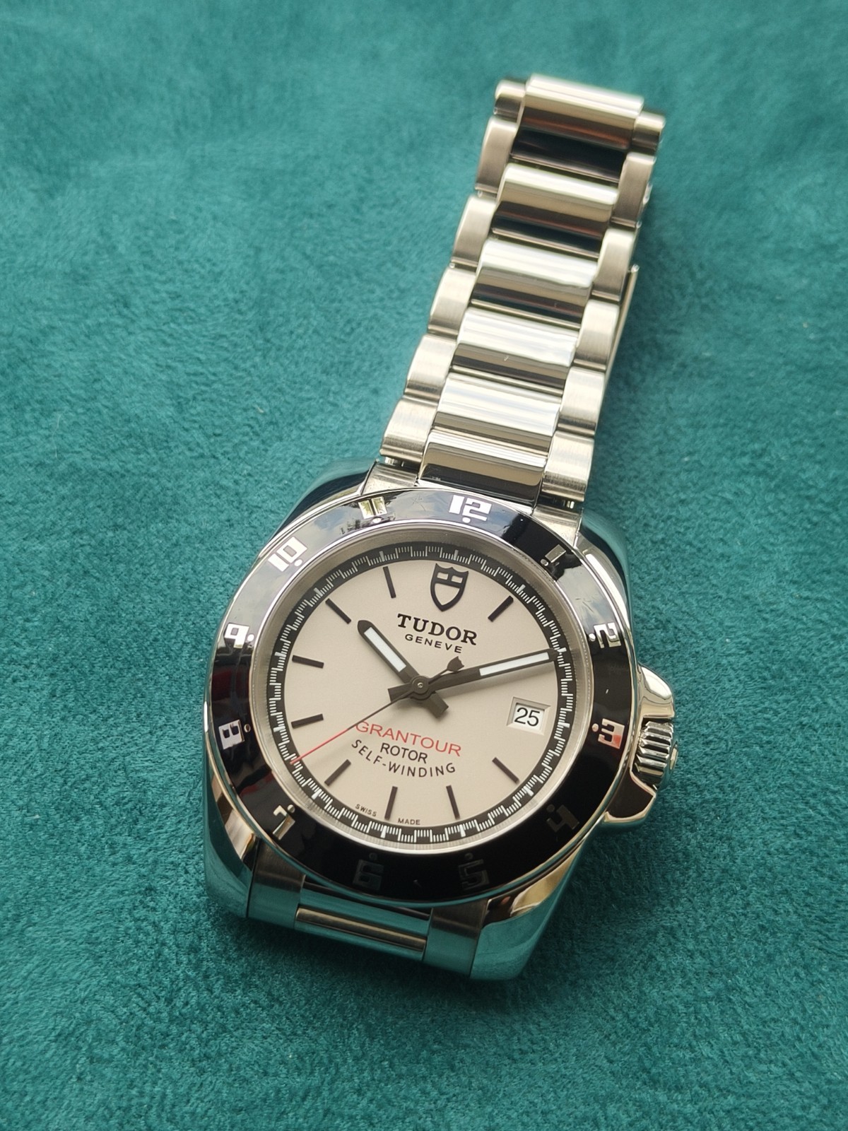 Tudor GranTour Date 41mm Special Dial Ref. 20050N Rare Model Good Condition
