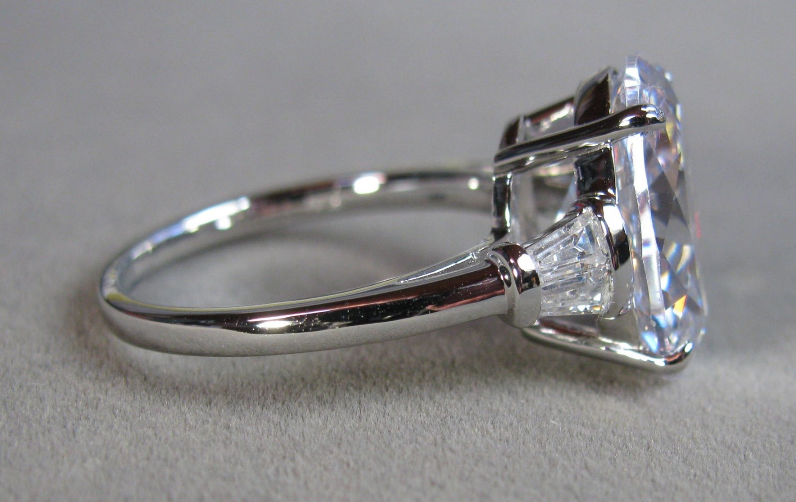 Bradford Sterling Silver Magnificent Beauty CZ Ring 4.8g Size 10 #B177