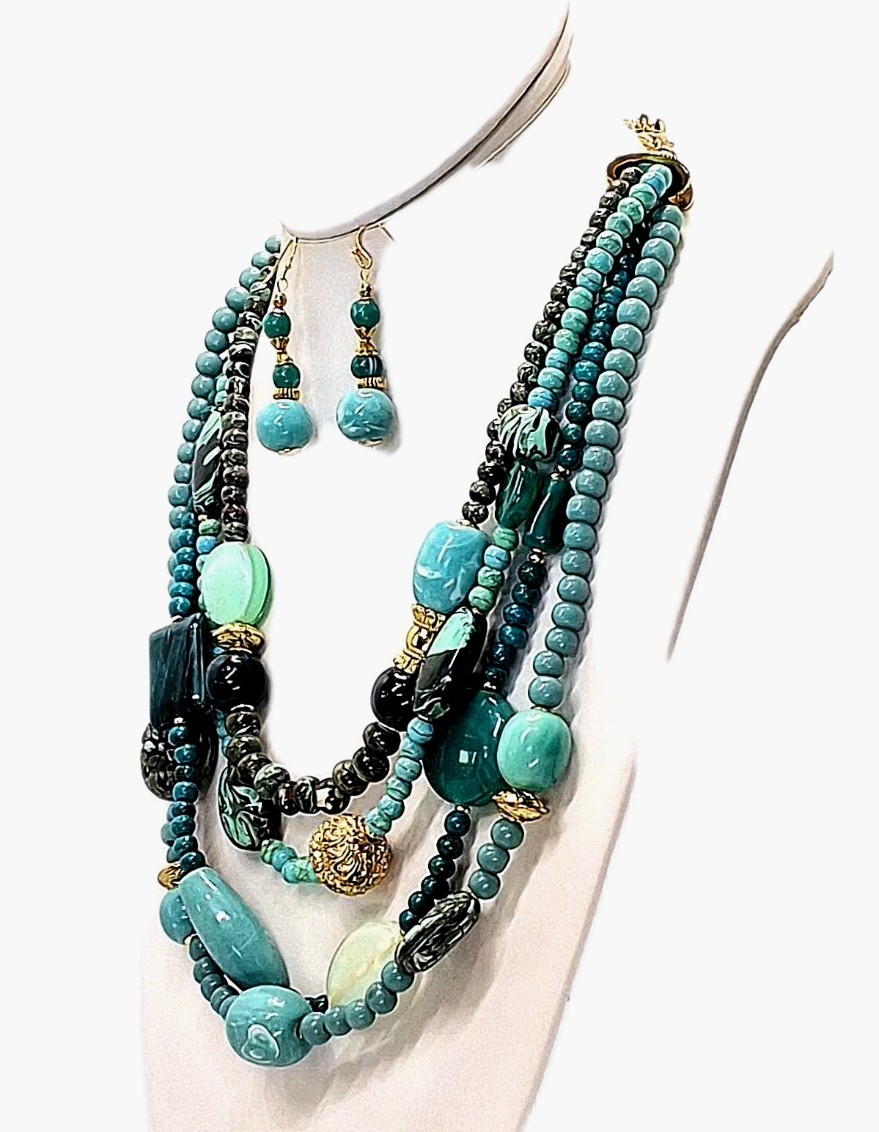 CHICO’S Mixed Blue 🥏 Green 🍏 Beaded 4 Strand 10″L Necklace + 2″L Earrings B1