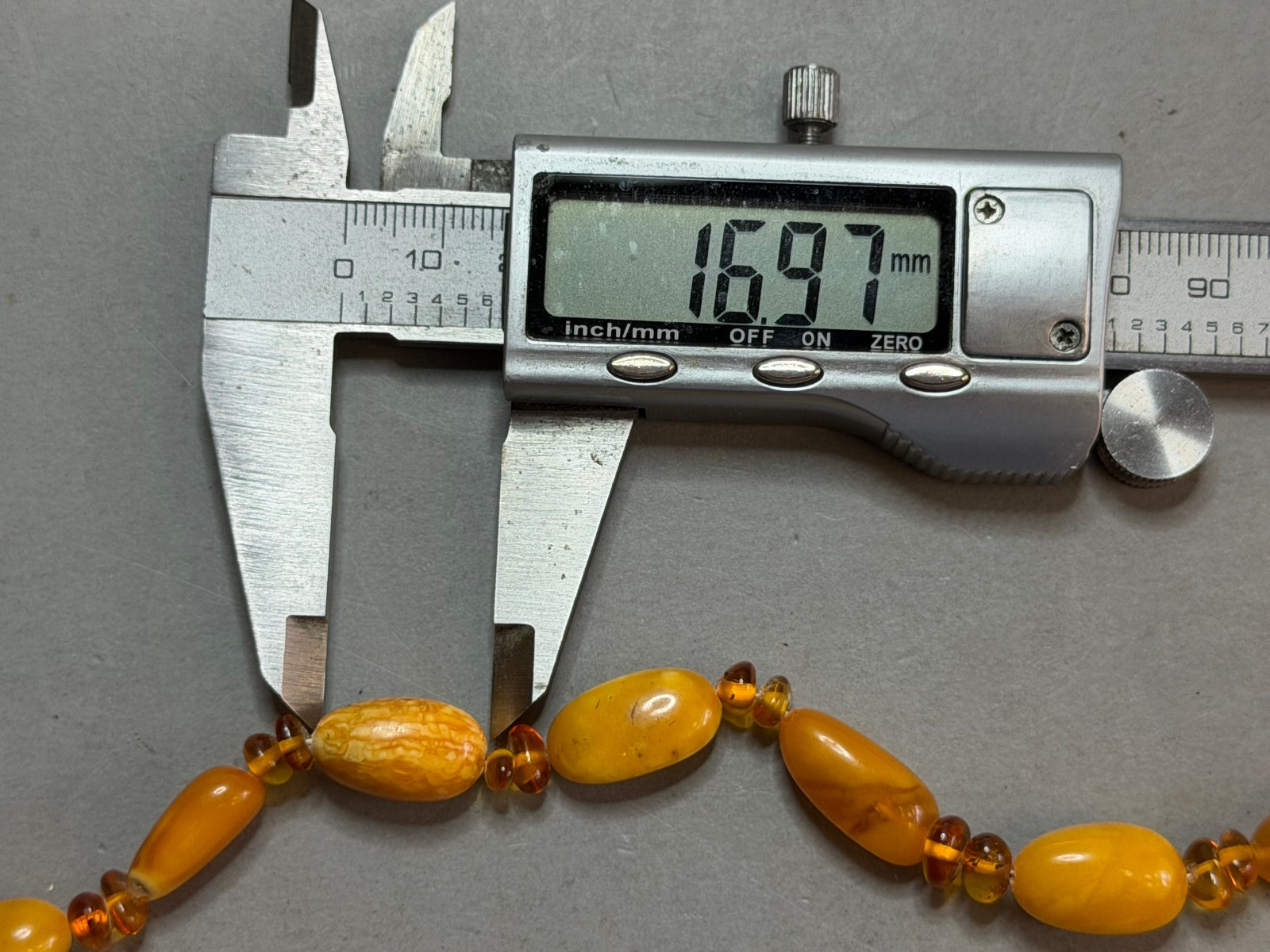 Vintage Baltic Butterscotch Amber Necklace Egg Yolk Honey Oval Beads 32.1g 60cm